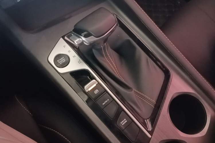 Used CHANGAN OSHAN X7 PLUS 2023 Enjoy Edition 1.5T Automatic Prestige Model Gear Lever