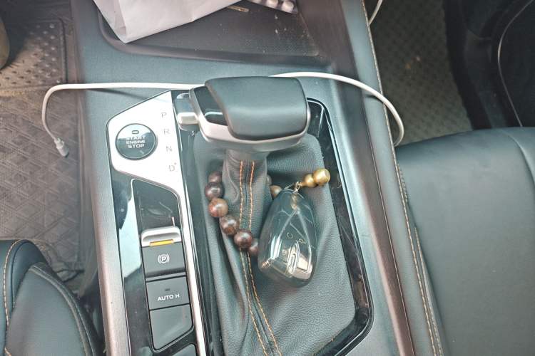 Used CHANGAN OSHAN X7 PLUS 2023 Enjoy Edition 1.5T Automatic Smart Edition 7-Seater Gear Lever