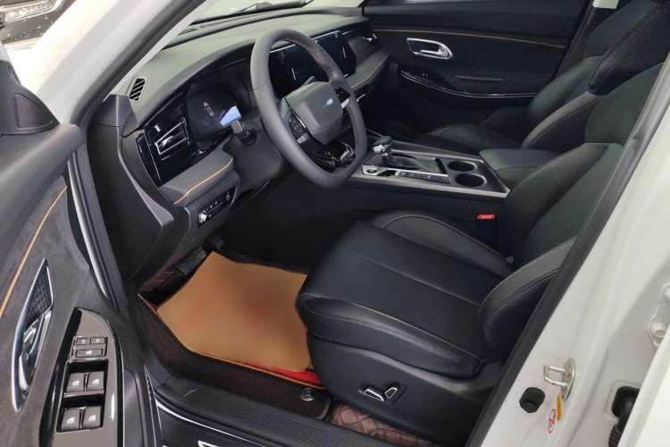 Used CHANGAN OSHAN X7 PLUS 2023 Enjoy Edition 1.5T Automatic Prestige 7-Seater Interior 2