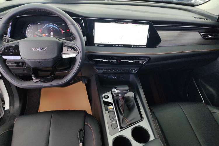 Used CHANGAN OSHAN X7 PLUS 2023 Enjoy Edition 1.5T Automatic Prestige 7-Seater Interior 3