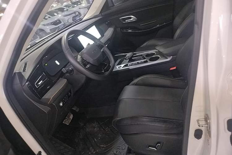 Used CHANGAN OSHAN X7 PLUS 2023 Enjoy Edition 1.5T Automatic Pilot Model 7 Seats Left Front Seat