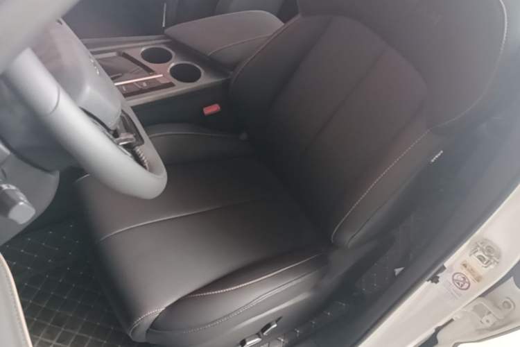 Used CHANGAN OSHAN X7 PLUS 2023 Enjoy Edition 1.5T Automatic Prestige Model Left Front Seat