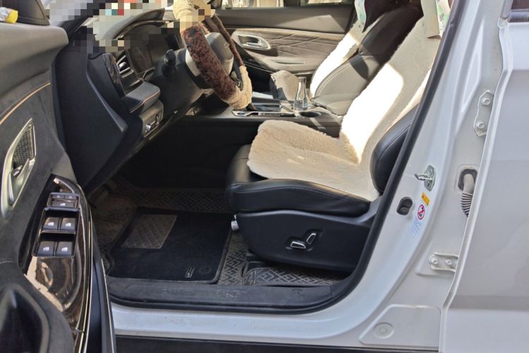 Used CHANGAN OSHAN X7 PLUS 2023 Enjoy Edition 1.5T Automatic Prestige 7-Seater Left Front Seat
