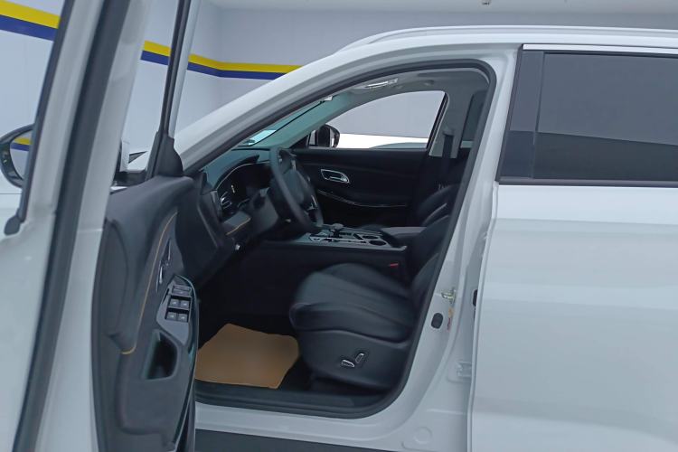Used CHANGAN OSHAN X7 PLUS 2023 Enjoy Edition 1.5T Automatic Pilot Model 7 Seats Left Front Seat