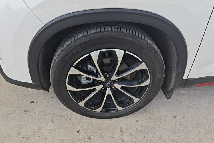 Used CHANGAN OSHAN X7 PLUS 2023 Enjoy Edition 1.5T Automatic Prestige 7-Seater Left Front Wheel Hub