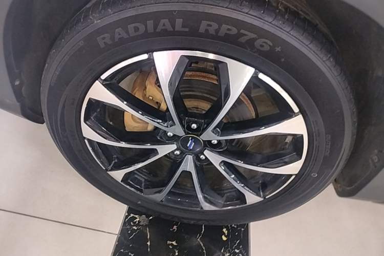 Used CHANGAN OSHAN X7 PLUS 2023 Enjoy Edition 1.5T Automatic Pilot Model 7 Seats Left Front Wheel Hub