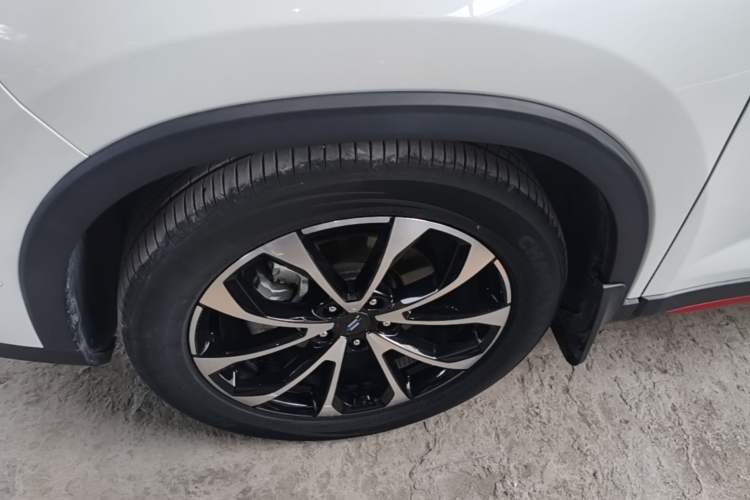 Used CHANGAN OSHAN X7 PLUS 2023 Enjoy Edition 1.5T Automatic Pilot Model 7 Seats Left Front Wheel Hub