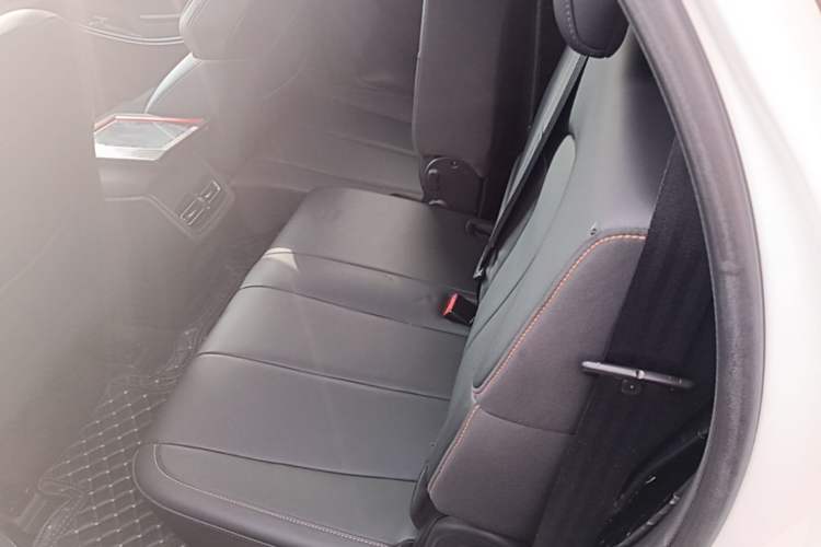 Used CHANGAN OSHAN X7 PLUS 2023 Enjoy Edition 1.5T Automatic Smart Edition 7-Seater Left Rear Seat
