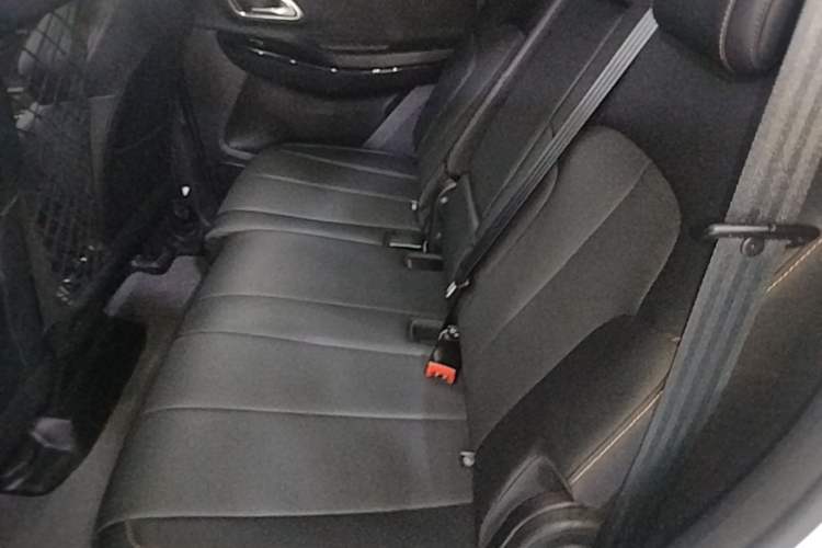 Used CHANGAN OSHAN X7 PLUS 2023 Enjoy Edition 1.5T Automatic Pilot Model 7 Seats Left Rear Seat