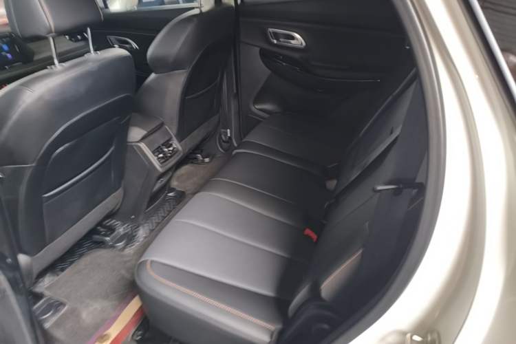 Used CHANGAN OSHAN X7 PLUS 2023 Enjoy Edition 1.5T Automatic Pilot Model 7 Seats Left Rear Seat