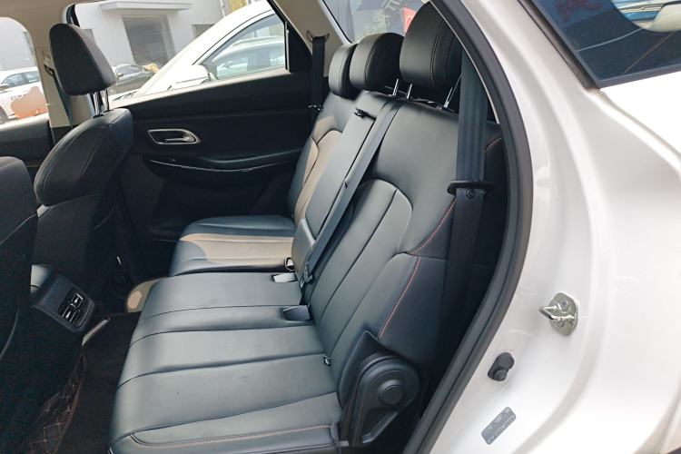 Used CHANGAN OSHAN X7 PLUS 2023 Enjoy Edition 1.5T Automatic Prestige 7-Seater Left Rear Seat