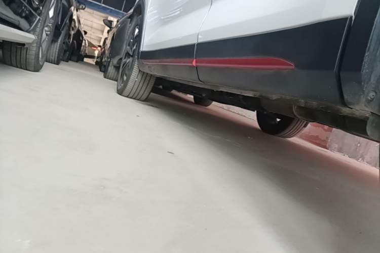 Used CHANGAN OSHAN X7 PLUS 2023 Enjoy Edition 1.5T Automatic Prestige Model Left Side Sill
