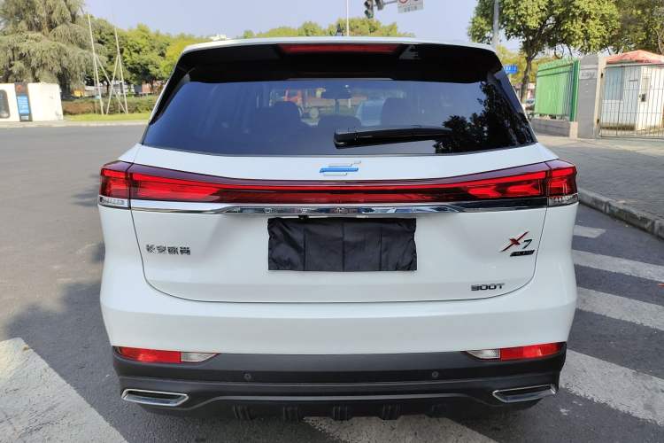 Used CHANGAN OSHAN X7 PLUS 2023 Enjoy Edition 1.5T Automatic Pilot Model 7 Seats Rear