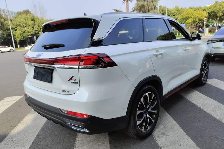 Used CHANGAN OSHAN X7 PLUS 2023 Enjoy Edition 1.5T Automatic Pilot Model 7 Seats Rear Right 45 Deg