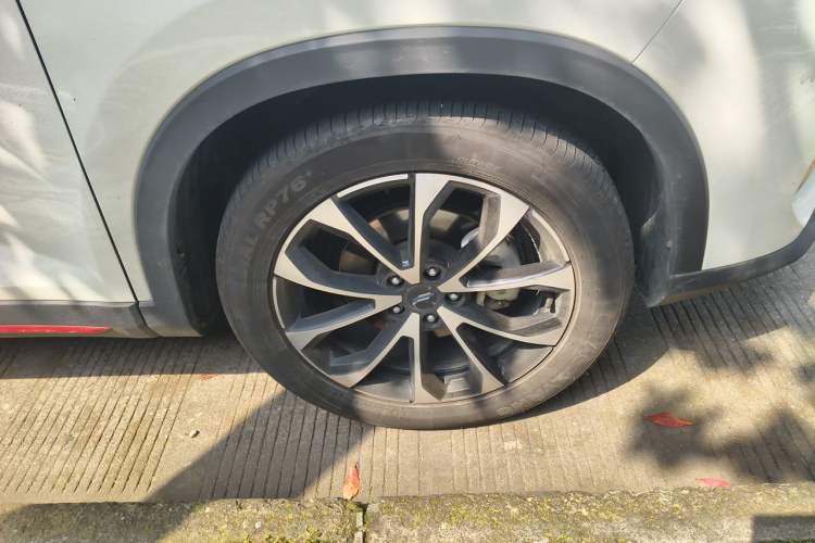 Used CHANGAN OSHAN X7 PLUS 2023 Enjoy Edition 1.5T Automatic Smart Version Right Front Wheel Hub