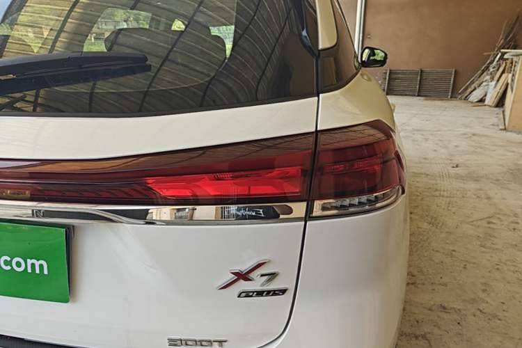 Used CHANGAN OSHAN X7 PLUS 2023 Enjoy Edition 1.5T Automatic Prestige 7-Seater Right Rear Taillight