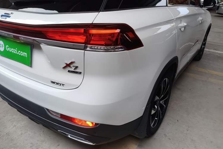 Used CHANGAN OSHAN X7 PLUS 2023 Enjoy Edition 1.5T Automatic Pilot Model 7 Seats Right Rear Taillight