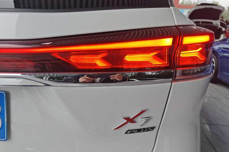 Used CHANGAN OSHAN X7 PLUS 2023 Enjoy Edition 1.5T Automatic Prestige Model Right Rear Taillight