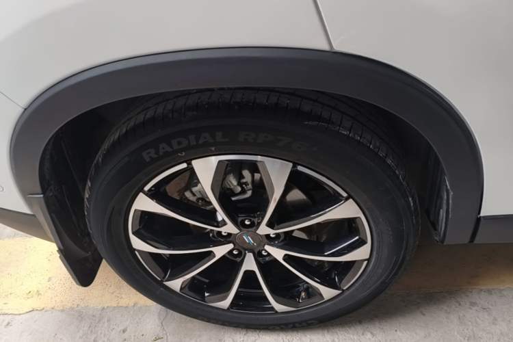 Used CHANGAN OSHAN X7 PLUS 2023 Enjoy Edition 1.5T Automatic Pilot Model 7 Seats Right Rear Wheel Hub
