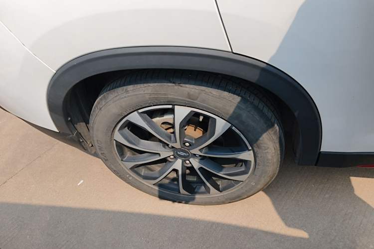Used CHANGAN OSHAN X7 PLUS 2023 Enjoy Edition 1.5T Automatic Prestige 7-Seater Right Rear Wheel Hub