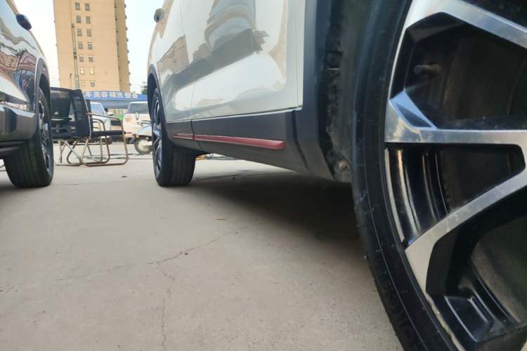 Used CHANGAN OSHAN X7 PLUS 2023 Enjoy Edition 1.5T Automatic Prestige Model Right Side Sill