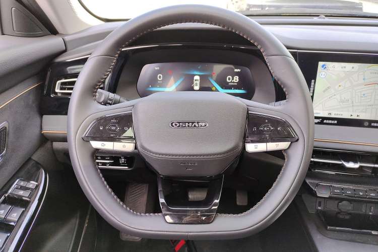 Used CHANGAN OSHAN X7 PLUS 2023 Enjoy Edition 1.5T Automatic Pilot Model 7 Seats Steering Wheel