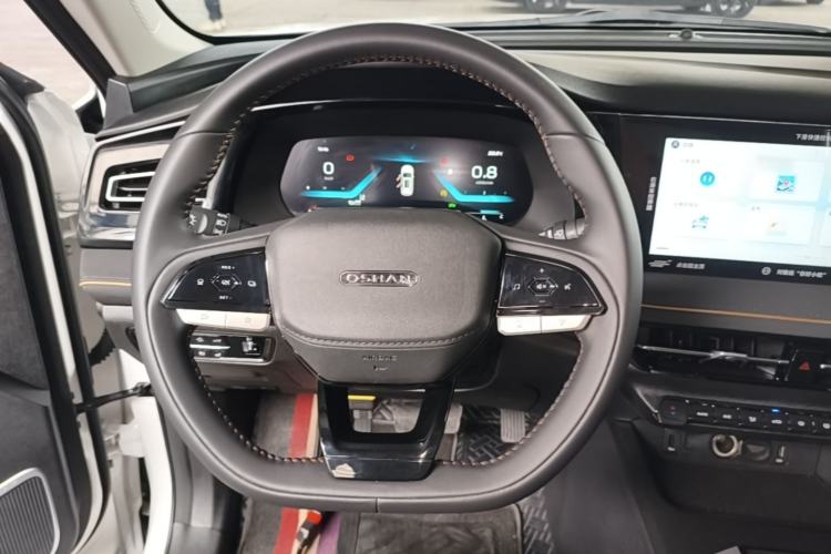 Used CHANGAN OSHAN X7 PLUS 2023 Enjoy Edition 1.5T Automatic Pilot Model 7 Seats Steering Wheel