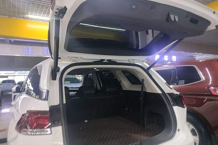 Used CHANGAN OSHAN X7 PLUS 2023 Enjoy Edition 1.5T Automatic Pilot Model 7 Seats Trunk