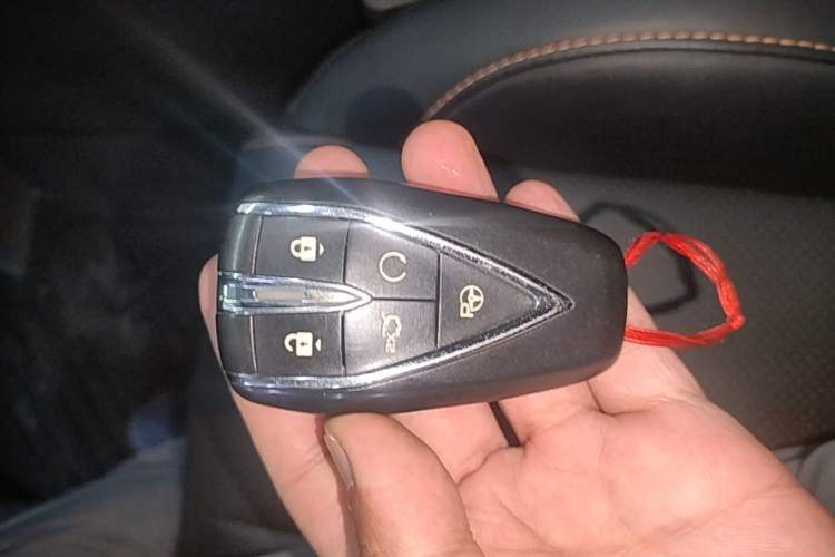 Used CHANGAN OSHAN X7 PLUS 2023 Enjoy Edition 1.5T Automatic Pilot Model 7 Seats Vehicle Key
