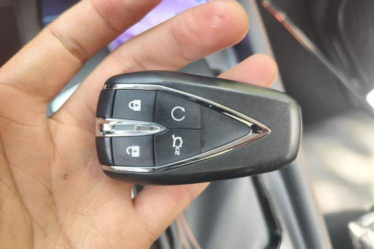 Used CHANGAN OSHAN X7 PLUS 2023 Enjoy Edition 1.5T Automatic Smart Version Vehicle Key