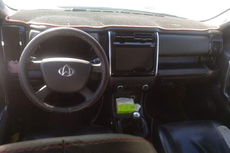 Used CHANGAN OSHAN X70A 2018 1.5L Manual Standard Edition Center Console