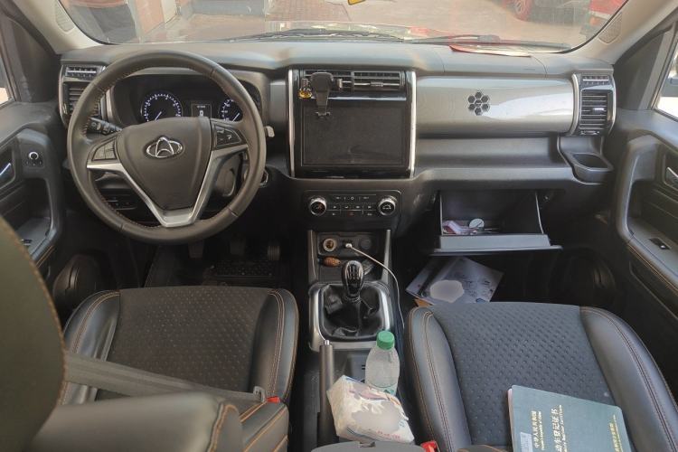 Used CHANGAN OSHAN X70A 2018 1.5L Manual Luxury Model Center Console