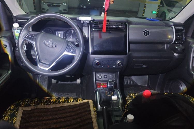 Used CHANGAN OSHAN X70A 2018 1.5L Manual Luxury Model Center Console