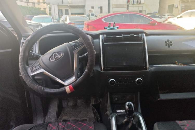 Used CHANGAN OSHAN X70A 2018 1.5L Manual Comfort Model Center Console