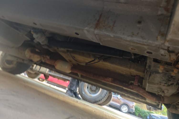 Used CHANGAN OSHAN X70A 2018 1.5L Manual Comfort Model Chassis Front Right