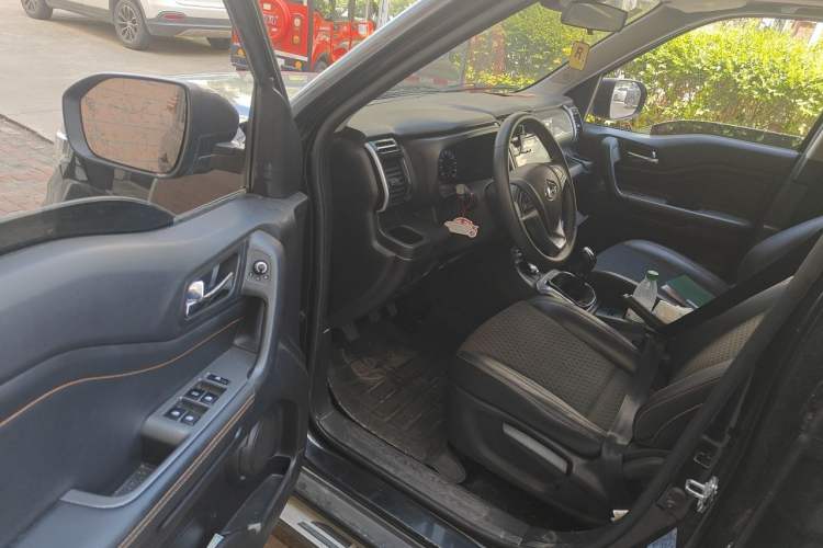 Used CHANGAN OSHAN X70A 2018 1.5L Manual Luxury Model Driver Seat