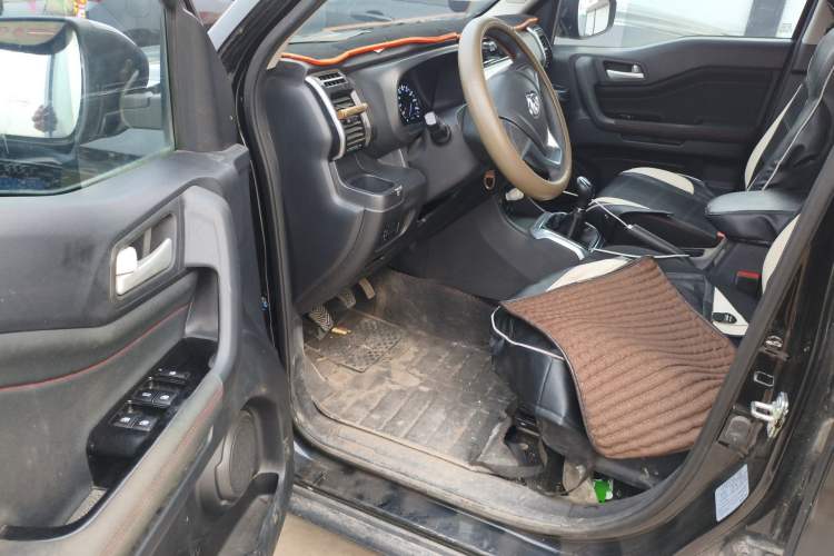 Used CHANGAN OSHAN X70A 2018 1.5L Manual Standard Edition Driver Seat