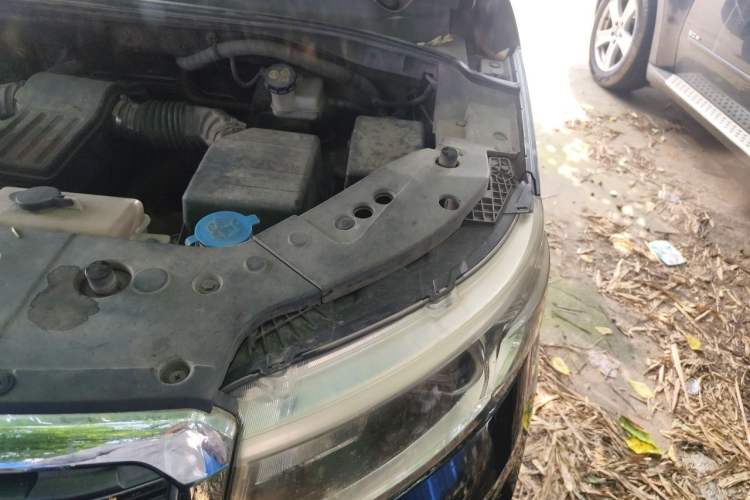 Used CHANGAN OSHAN X70A 2018 1.5L Manual Standard Edition Engine Bay Left