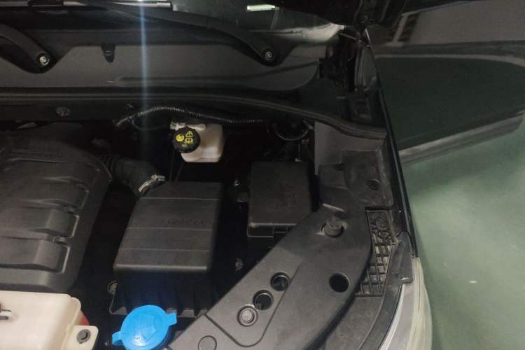 Used CHANGAN OSHAN X70A 2018 1.5L Manual Luxury Model Engine Bay Left