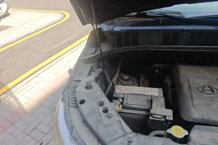 Used CHANGAN OSHAN X70A 2018 1.5L Manual Luxury Model Engine Bay Right