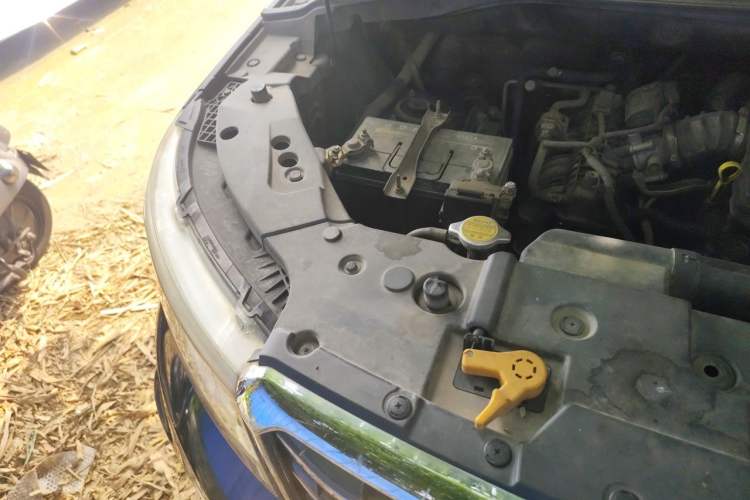 Used CHANGAN OSHAN X70A 2018 1.5L Manual Standard Edition Engine Bay Right