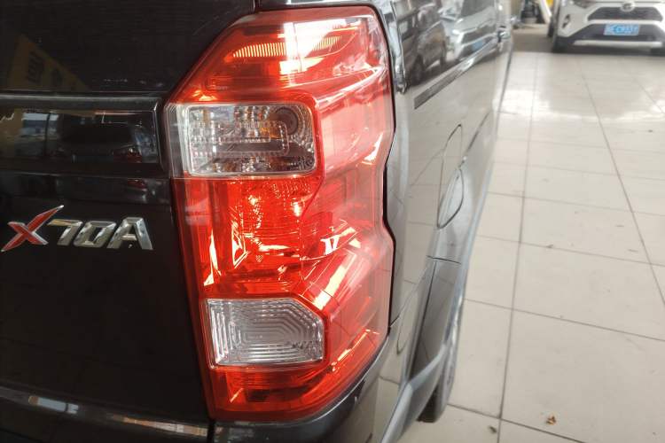 Used CHANGAN OSHAN X70A 2018 1.5L Manual Comfort Model Exterior 6
