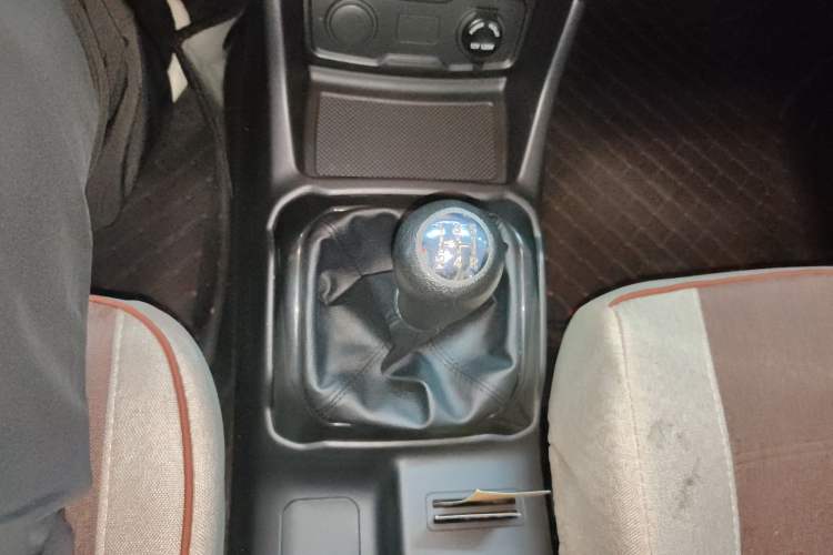 Used CHANGAN OSHAN X70A 2018 1.5L Manual Base Version Gear Lever