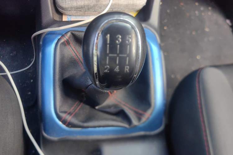 Used CHANGAN OSHAN X70A 2018 1.5L Manual Standard Edition Gear Lever