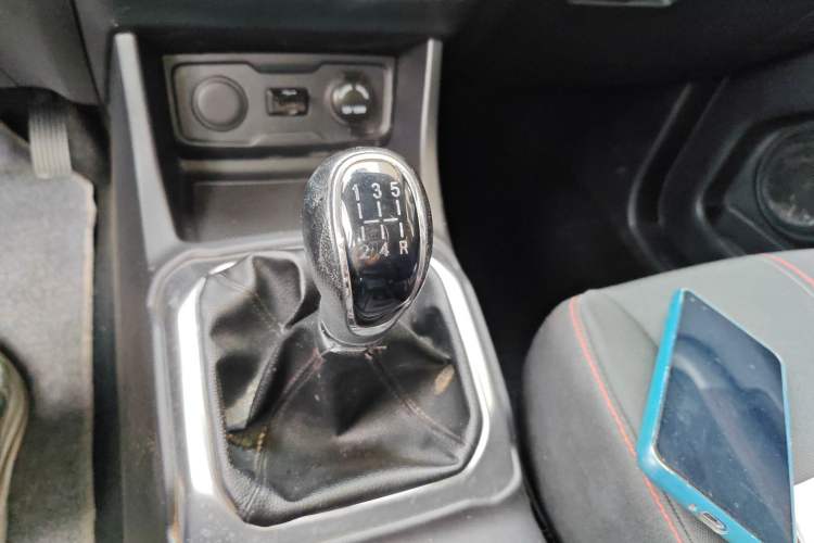 Used CHANGAN OSHAN X70A 2018 1.5L Manual Standard Edition Gear Lever