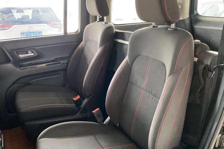 Used CHANGAN OSHAN X70A 2018 1.5L Manual Comfort Model Interior 1
