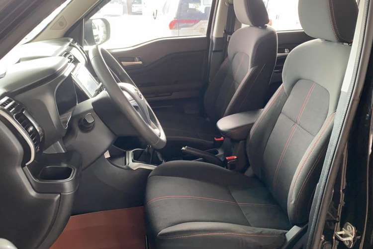 Used CHANGAN OSHAN X70A 2018 1.5L Manual Comfort Model Interior 2