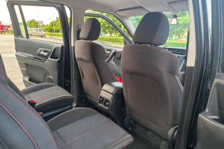Used CHANGAN OSHAN X70A 2018 1.5L Manual Standard Edition Interior 3
