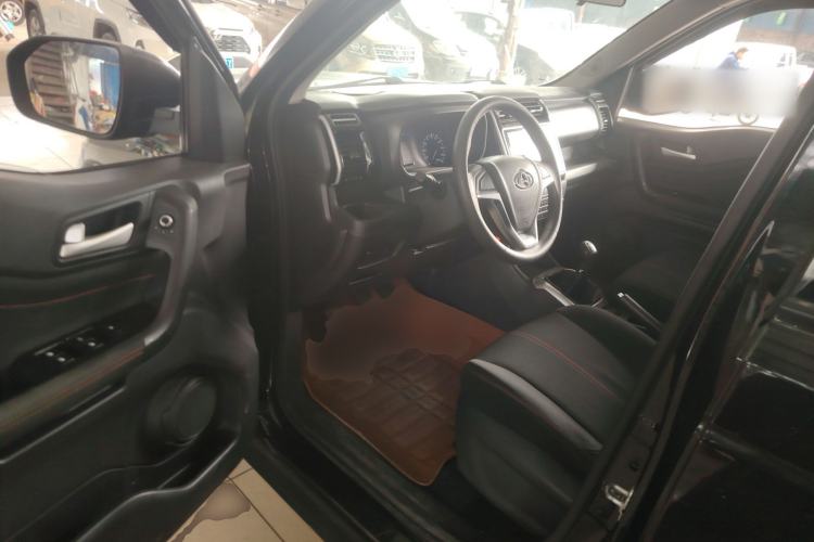 Used CHANGAN OSHAN X70A 2018 1.5L Manual Comfort Model Interior 3