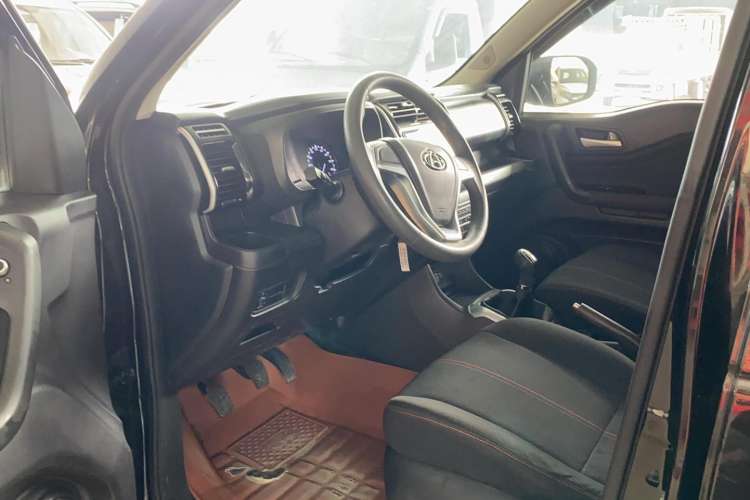 Used CHANGAN OSHAN X70A 2018 1.5L Manual Comfort Model Interior 3